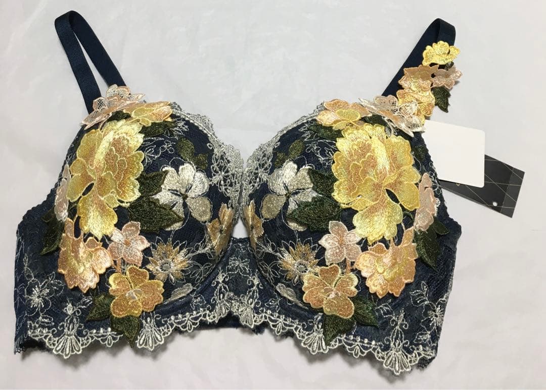 新品 ワコール サルート 店舗限定 59G ブラジャー F70 ショーツM