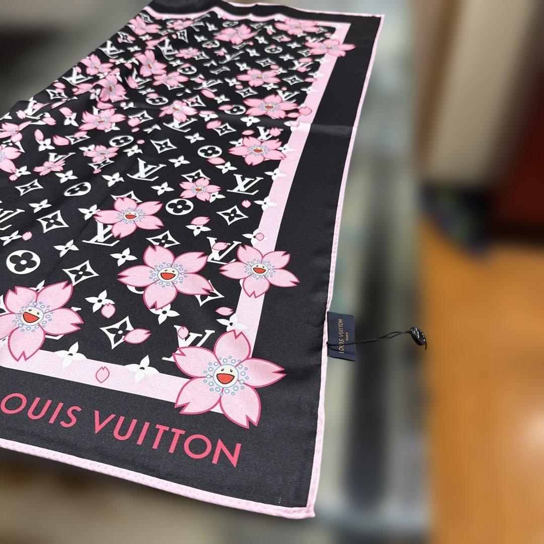 【今晩限り価格】ノベルティ 春先取り LV 村上隆 スカーフ ブラックベース