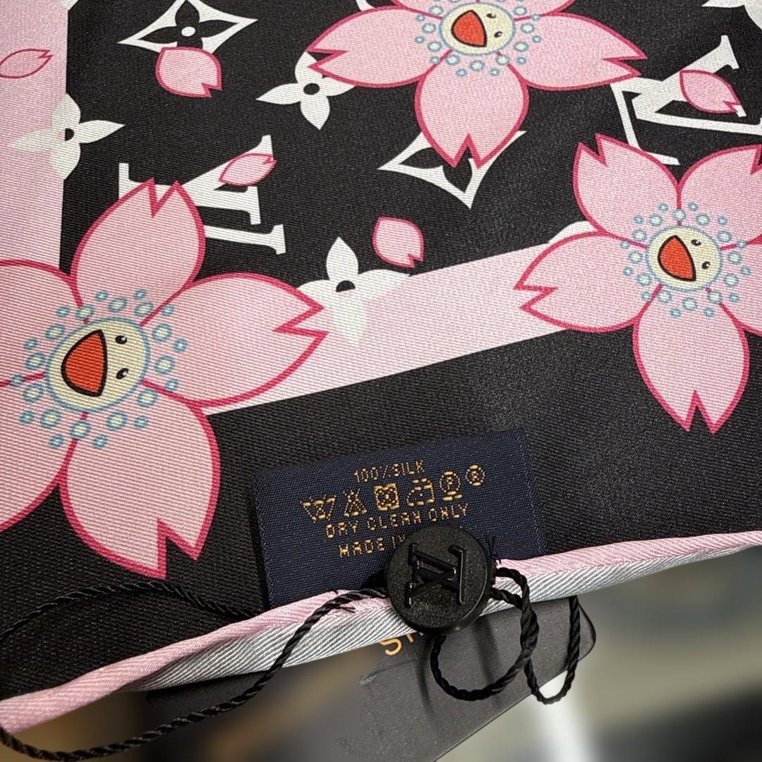 【今晩限り価格】ノベルティ 春先取り LV 村上隆 スカーフ ブラックベース