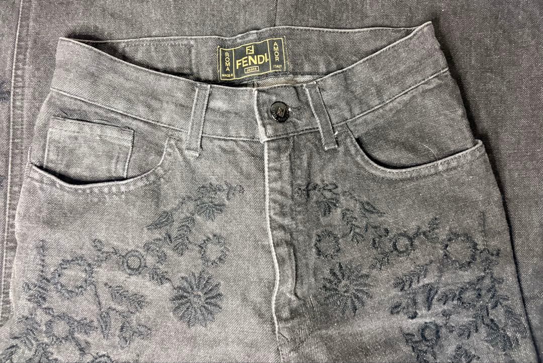 【FENDI】刺繍入り デニムパンツ ジーンズ