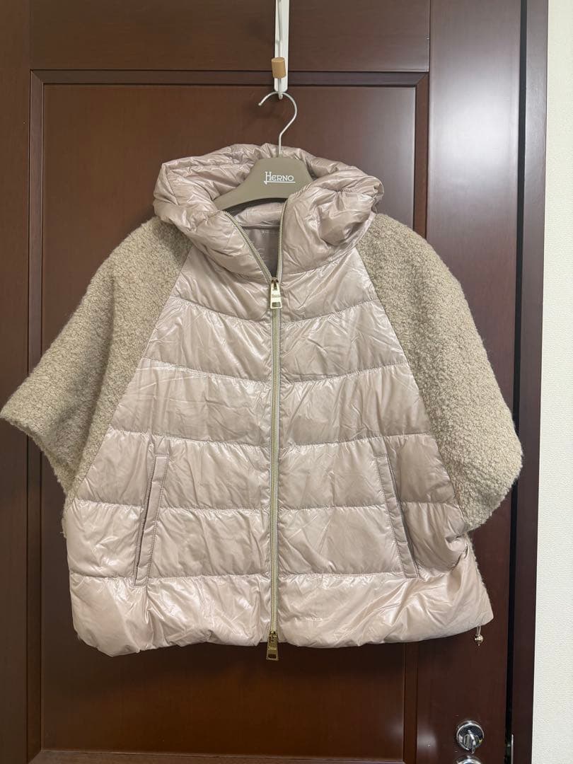 国内正規 HERNO ヘルノ　40 ベージュ フード付き 試着のみ