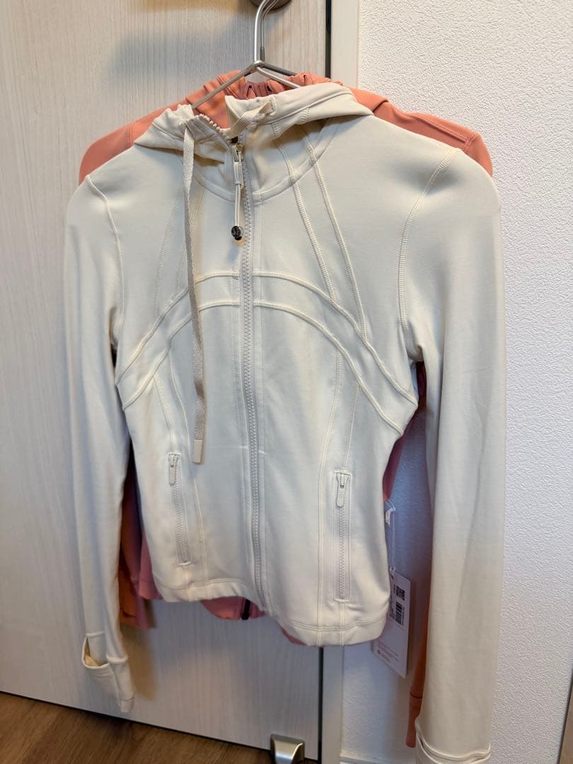 ジャケット・アウター LululemonDefined Cropped Hoodie Jacket 2