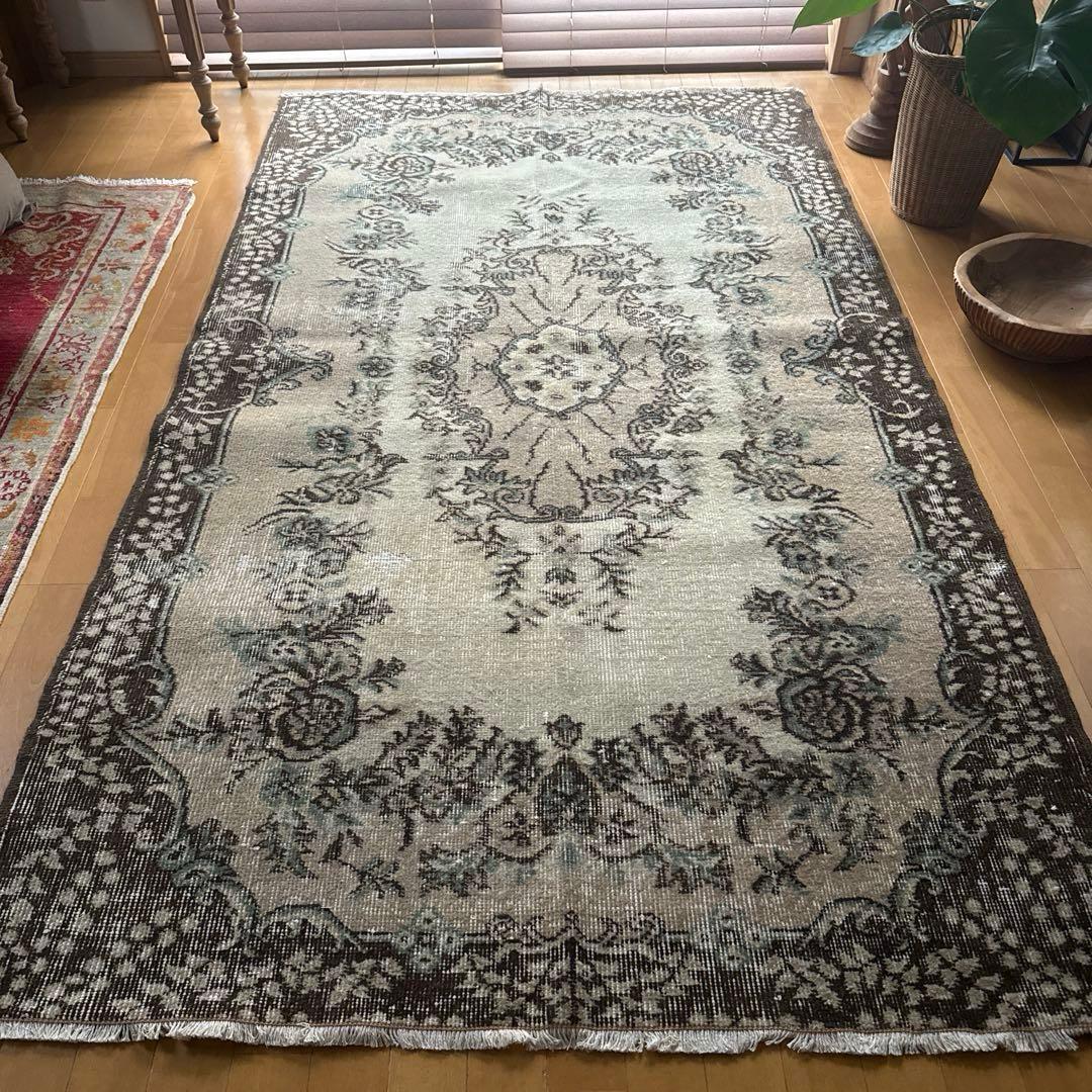 127×220花や実　王道メダリオン　控えめカラー　トルコヴィンテージラグ
