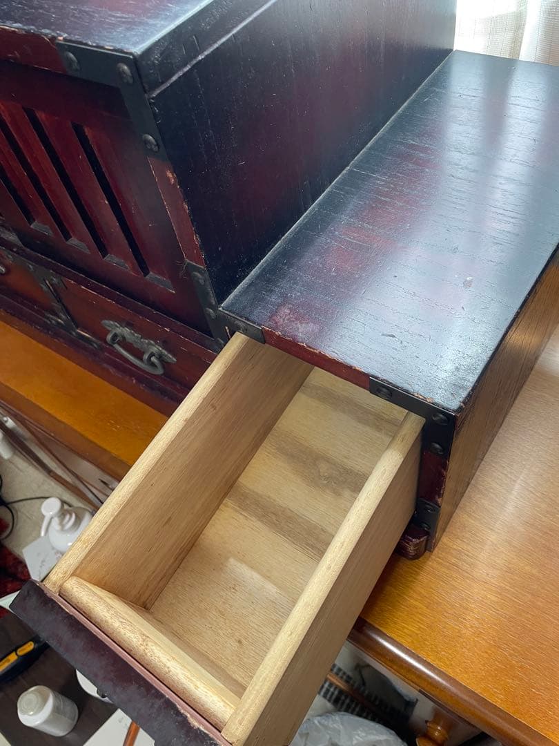 値下！　木製階段状タンス