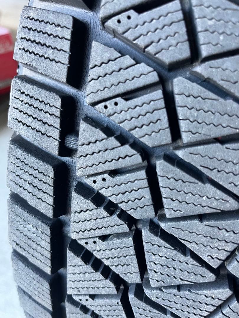 215/70R16 BRIDGESTONE/DM-V2 16年製 スタッドレス