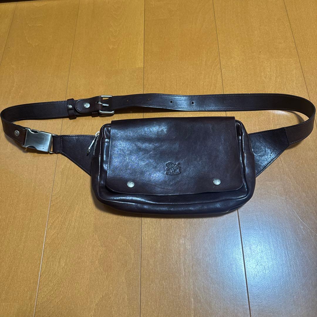 イルビゾンテ　IL BISONTE 革カバン ブラウン ボディバック・サコッシュ