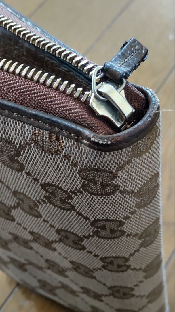 GUCCI　ラウンドファスナー　長財布