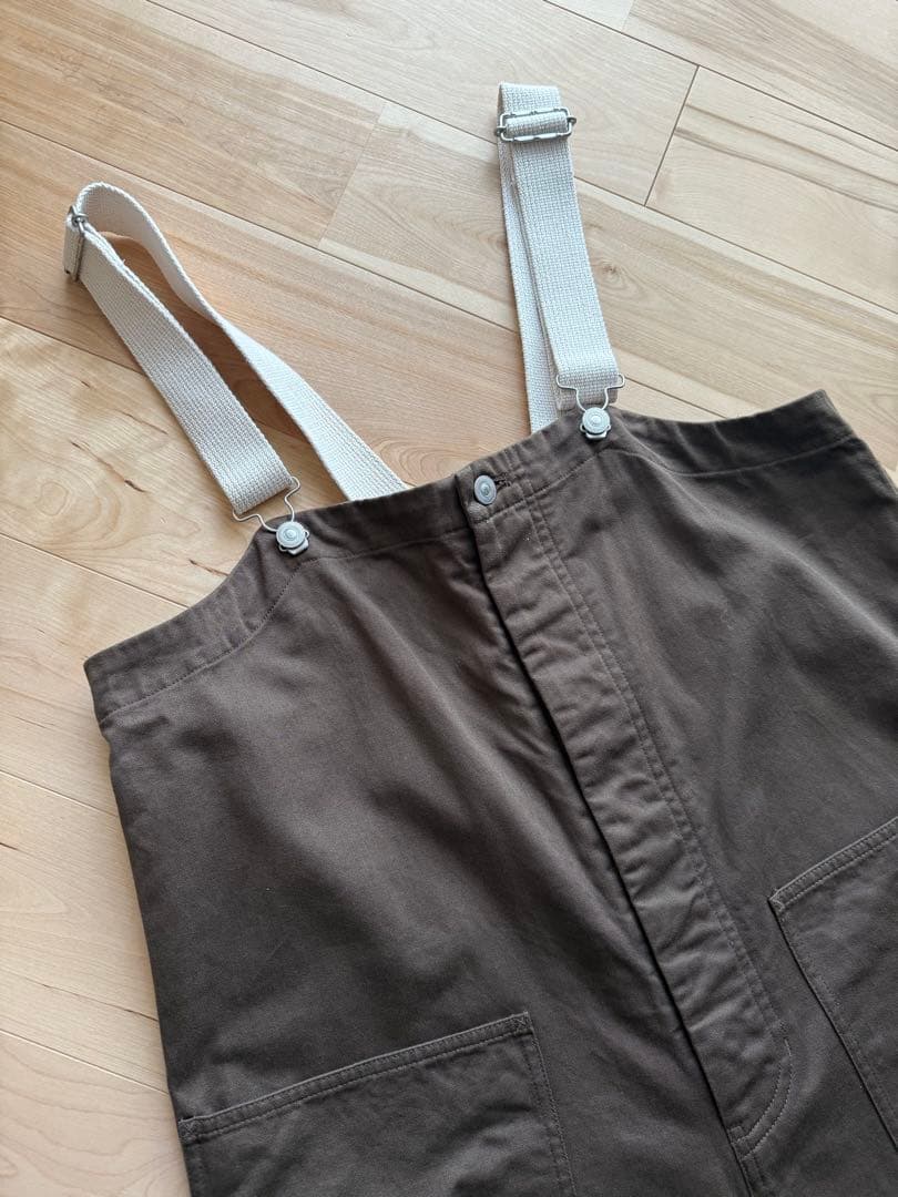 ネストローブ（nest Robe）コットンツイルデッキサロペット　カーキ