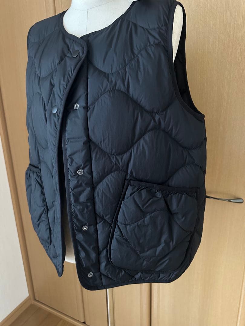 【新品】ユニクロ ウルトラライトダウンベスト コントワーデコトニエ