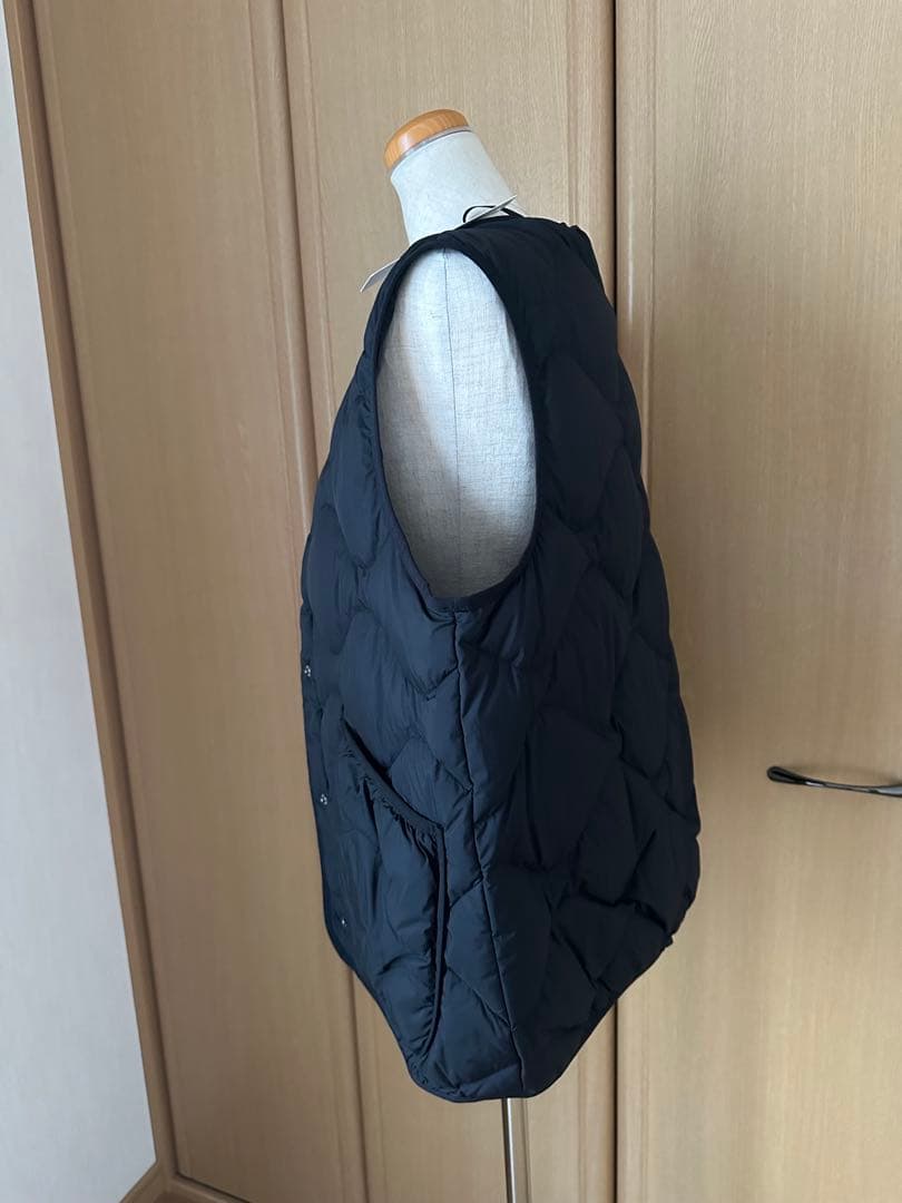 【新品】ユニクロ ウルトラライトダウンベスト コントワーデコトニエ