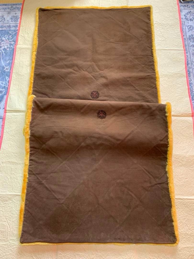 超美品ロフテー上質リアルムートンカーペットソファラグオーストラリア産羊毛辛子色②