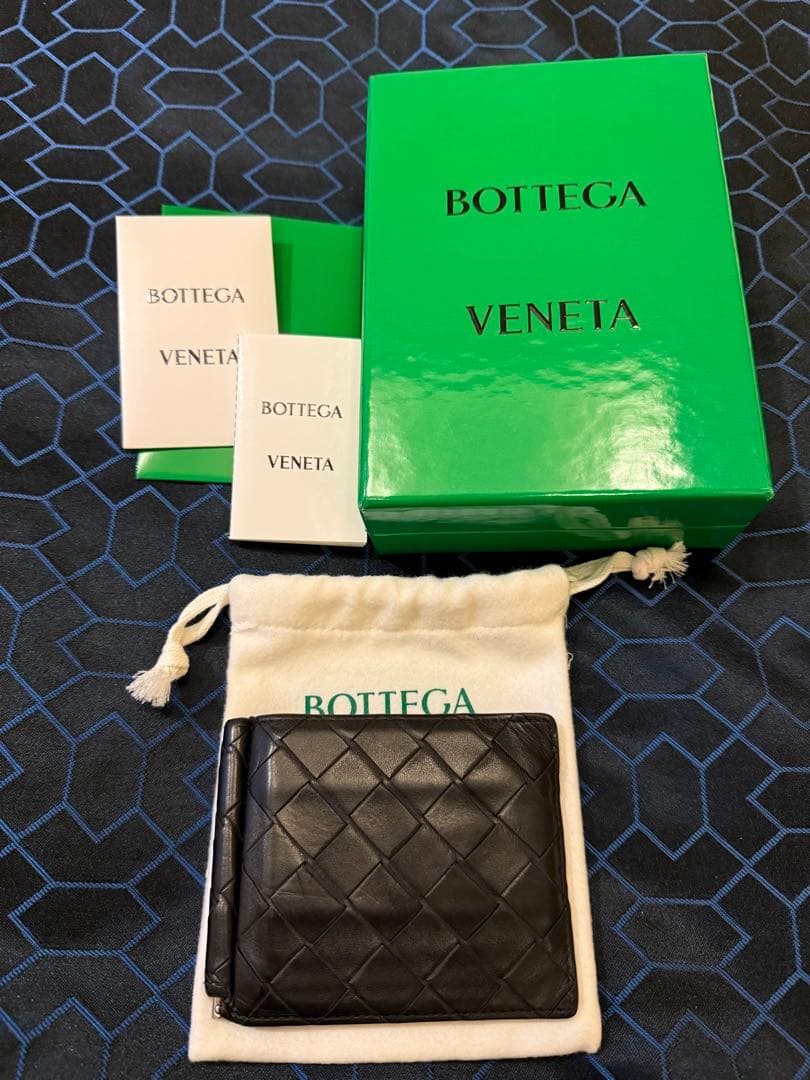 BOTTEGA VENETAボッテガヴェネタ　マネークリップ　二つ折り財布