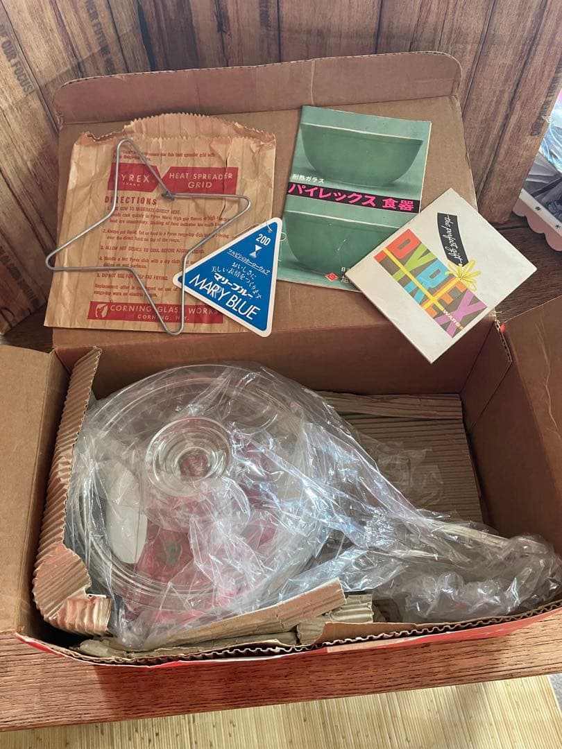 ✴︎デッドストック✴︎Old Pyrex ✴︎片手鍋✴︎オリジナル箱、カタログ、備品付