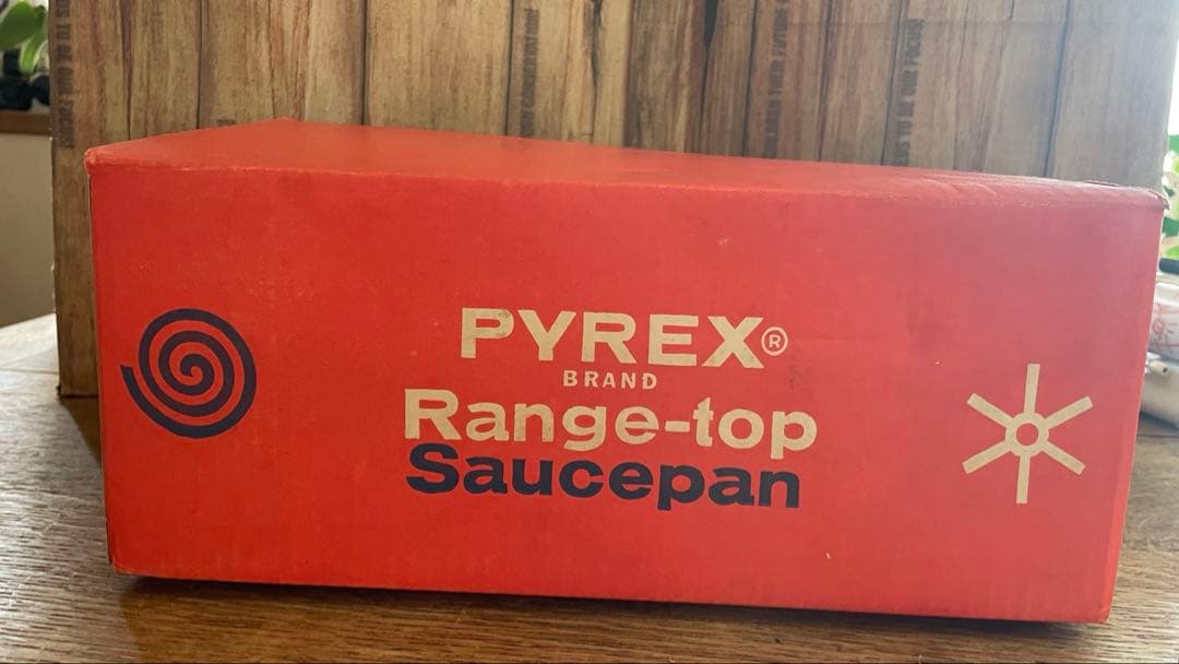 ✴︎デッドストック✴︎Old Pyrex ✴︎片手鍋✴︎オリジナル箱、カタログ、備品付