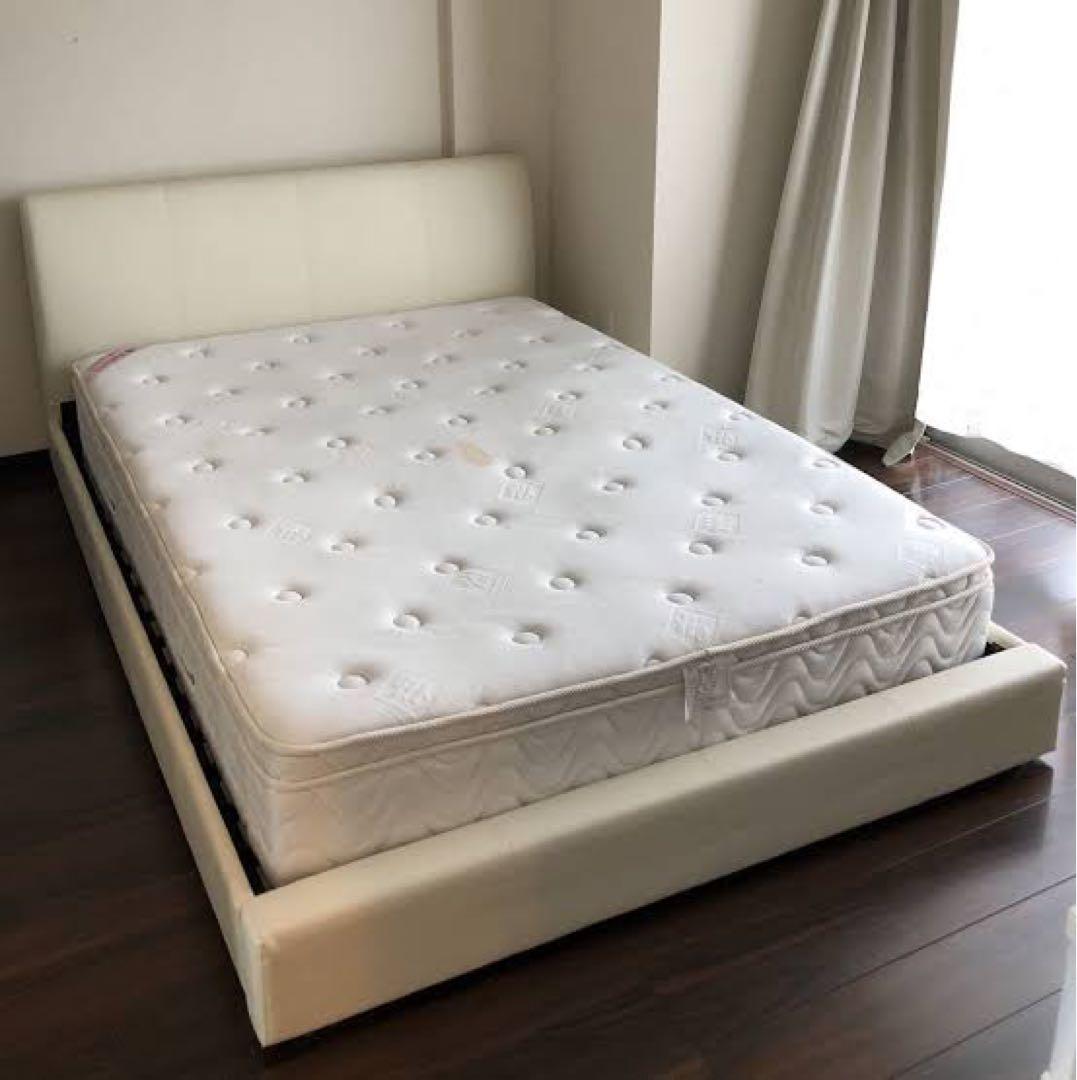 値下げ可　ホワイト ニトリのダブルベッドフレームのみ　合成皮革