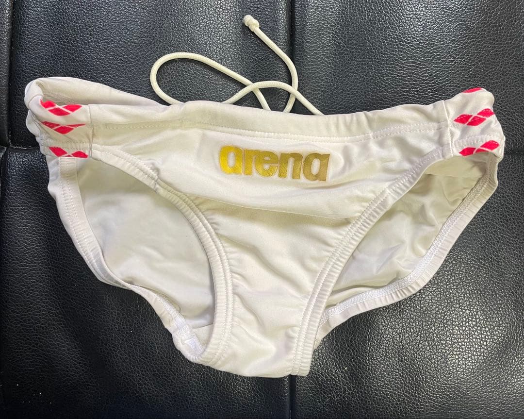 アリーナ Sサイズ 白 競パン 水着