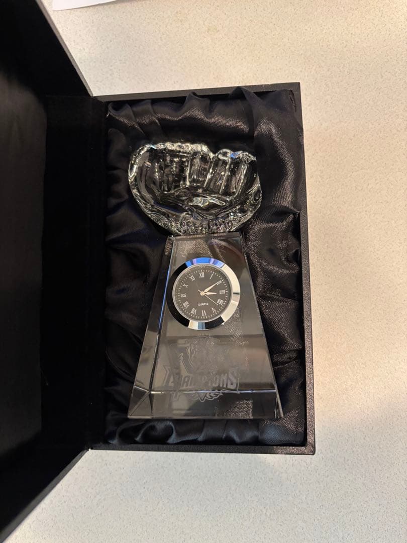 【非売品超貴重】2025阪神タイガース　リーグ優勝記念品ガラス時計