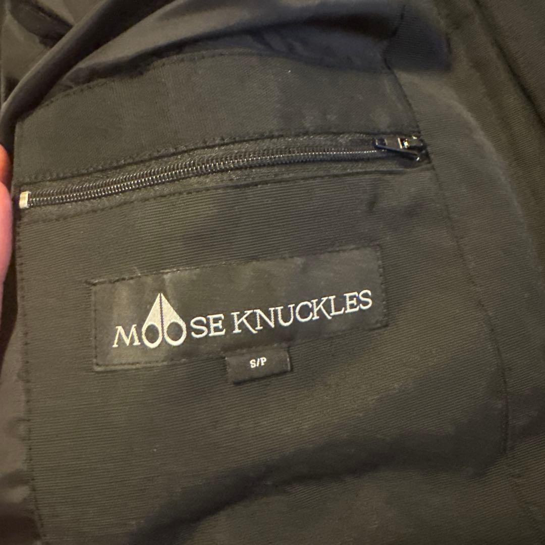ムースナックルズ　moose knuckles ダウンジャケット