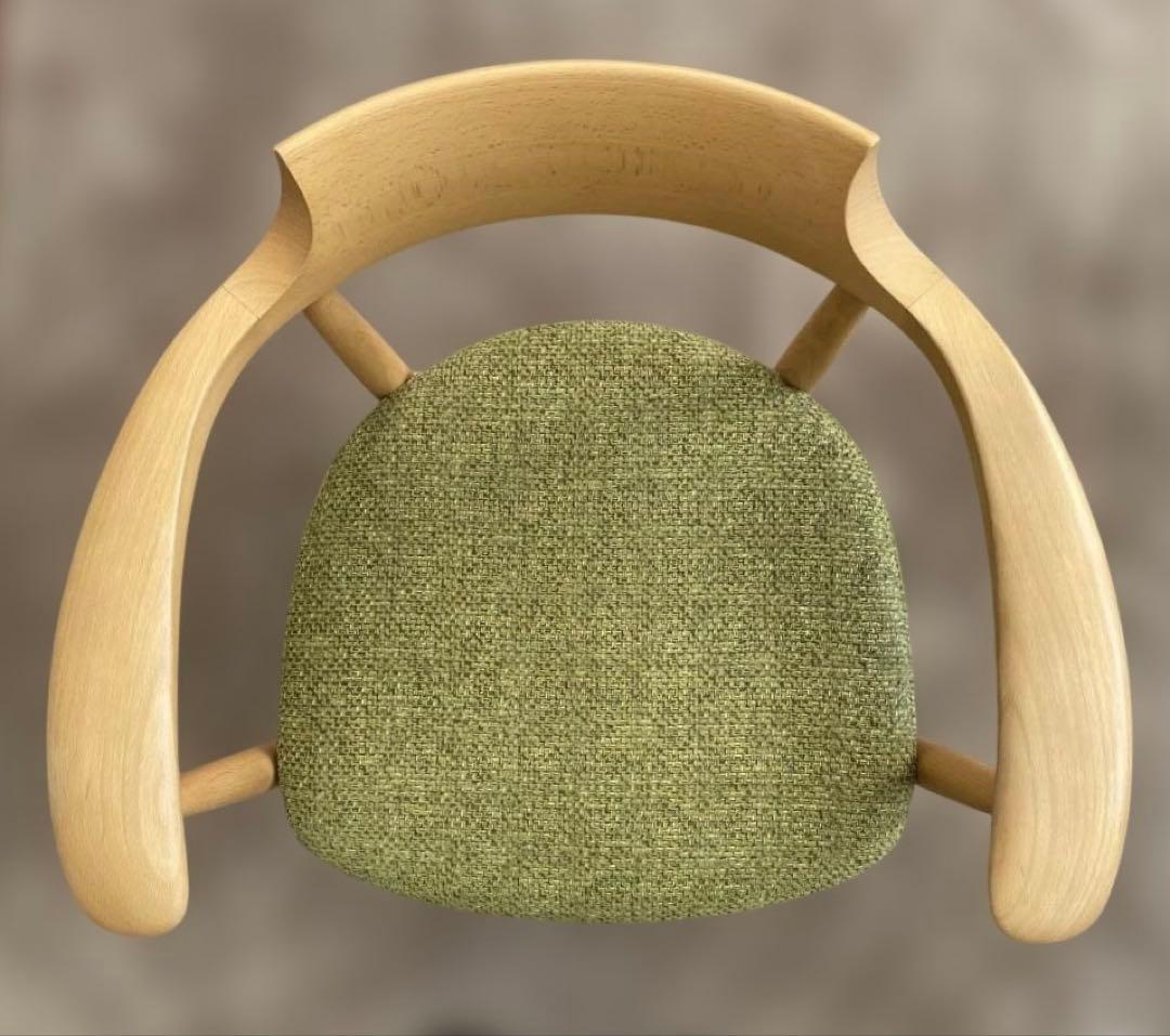 飛騨産業 クレセント(CRESCENT) 木製アームチェア 緑色の布張り