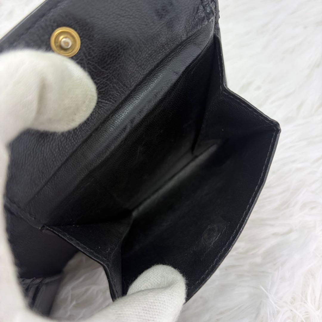 極美品✨イヴサンローラン　二つ折り　カサンドラ　クロコ　レザー　金ロゴ　黒