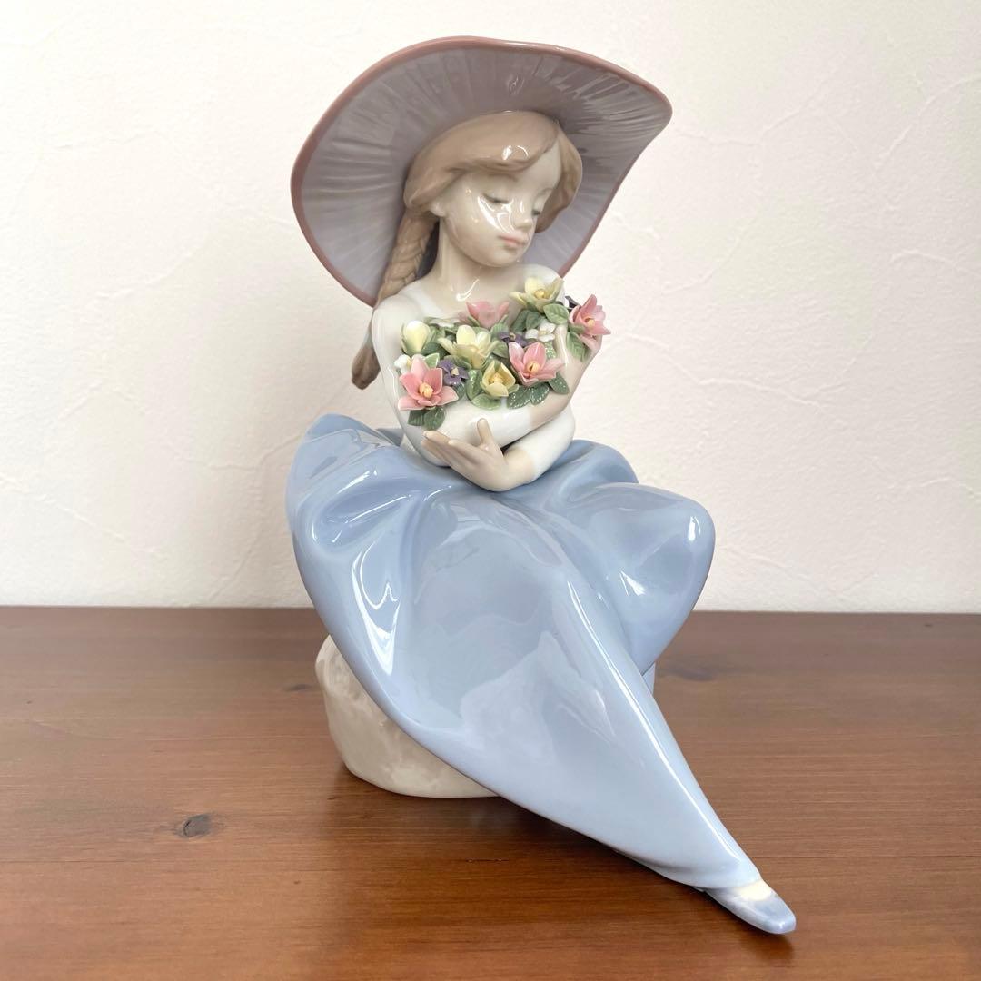 LLADRO リヤドロ 花の香りに包まれて