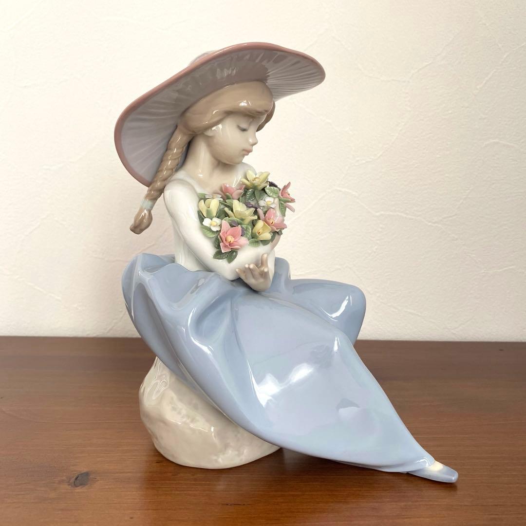 LLADRO リヤドロ 花の香りに包まれて