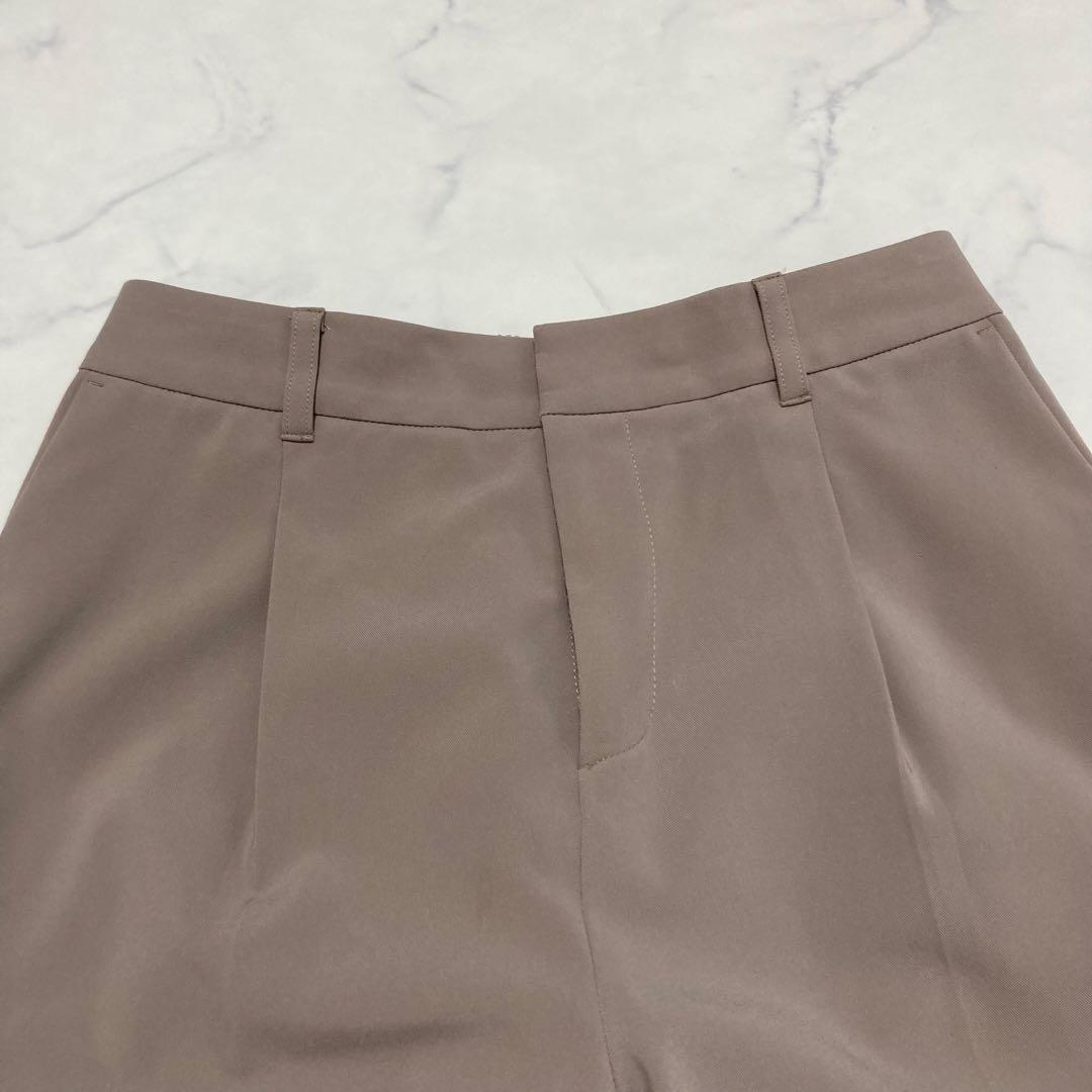 美品　インディヴィINDIVI ノーカラーパンツスーツ　ベージュ　ブラウン　38