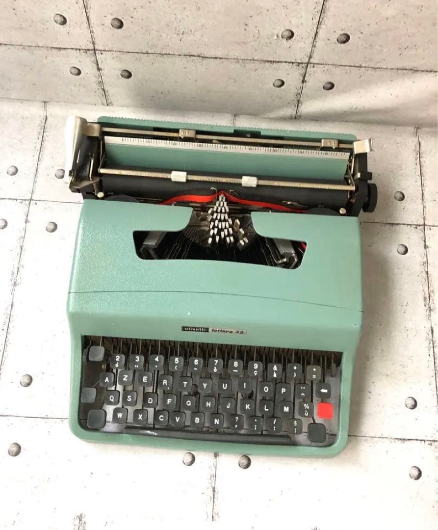 Olivetti タイプライター　lettera 32 ジャンク品(L129)