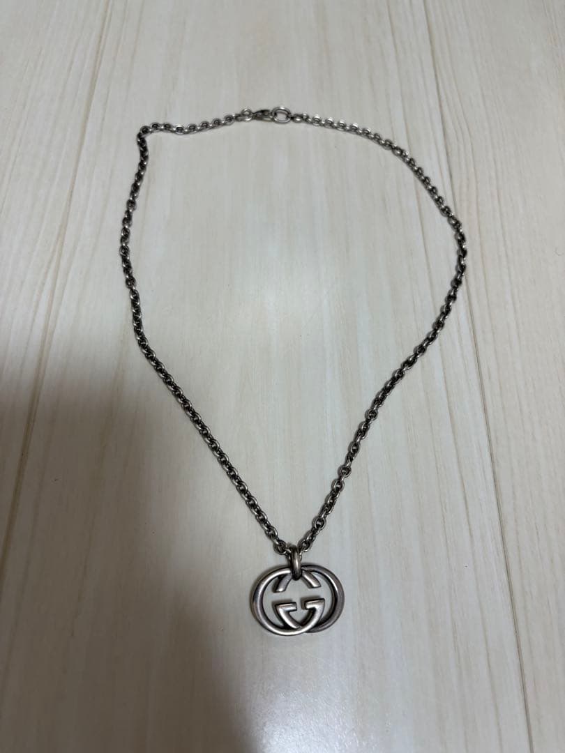GUCCI シルバー ロゴネックレス