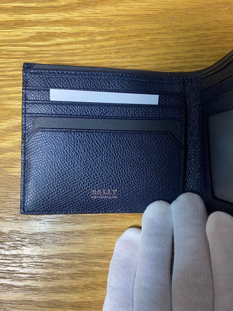 ［新品・未使用］BALLY ネイビー ストライプ 二つ折り財布 箱付き