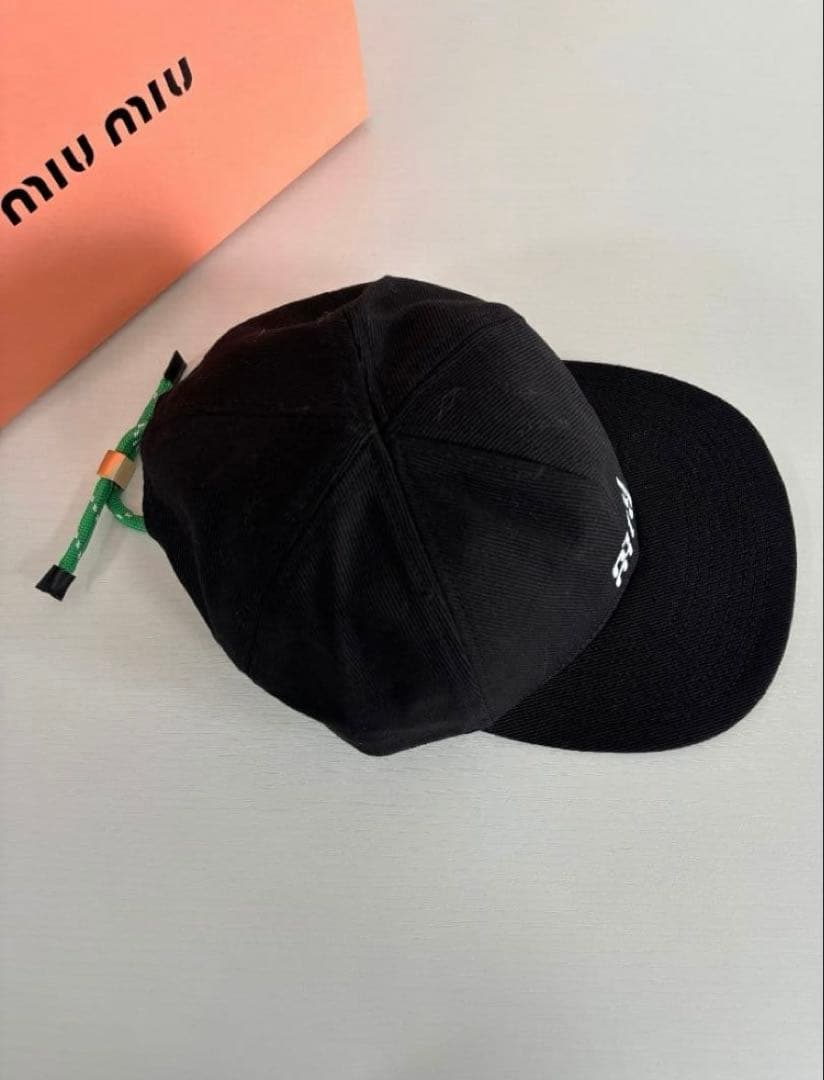 美品 miu miu ミュウミュウ ベースボールキャップ ブラック