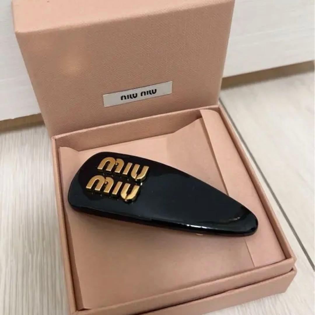 miumiu ヘアピン ブラック