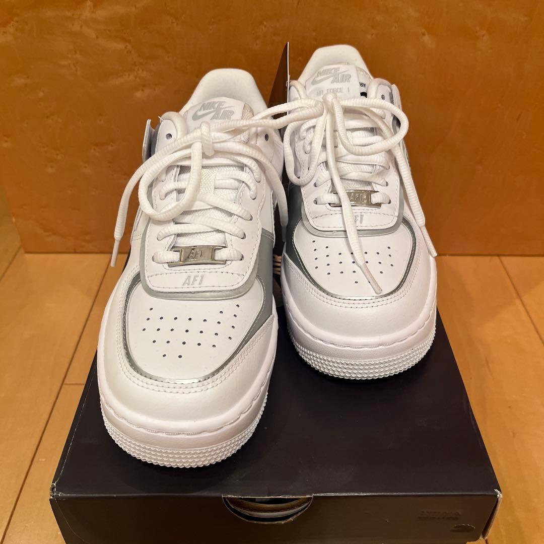 ★ナイキ エアフォース1 ホワイト シルバー 23.5cm