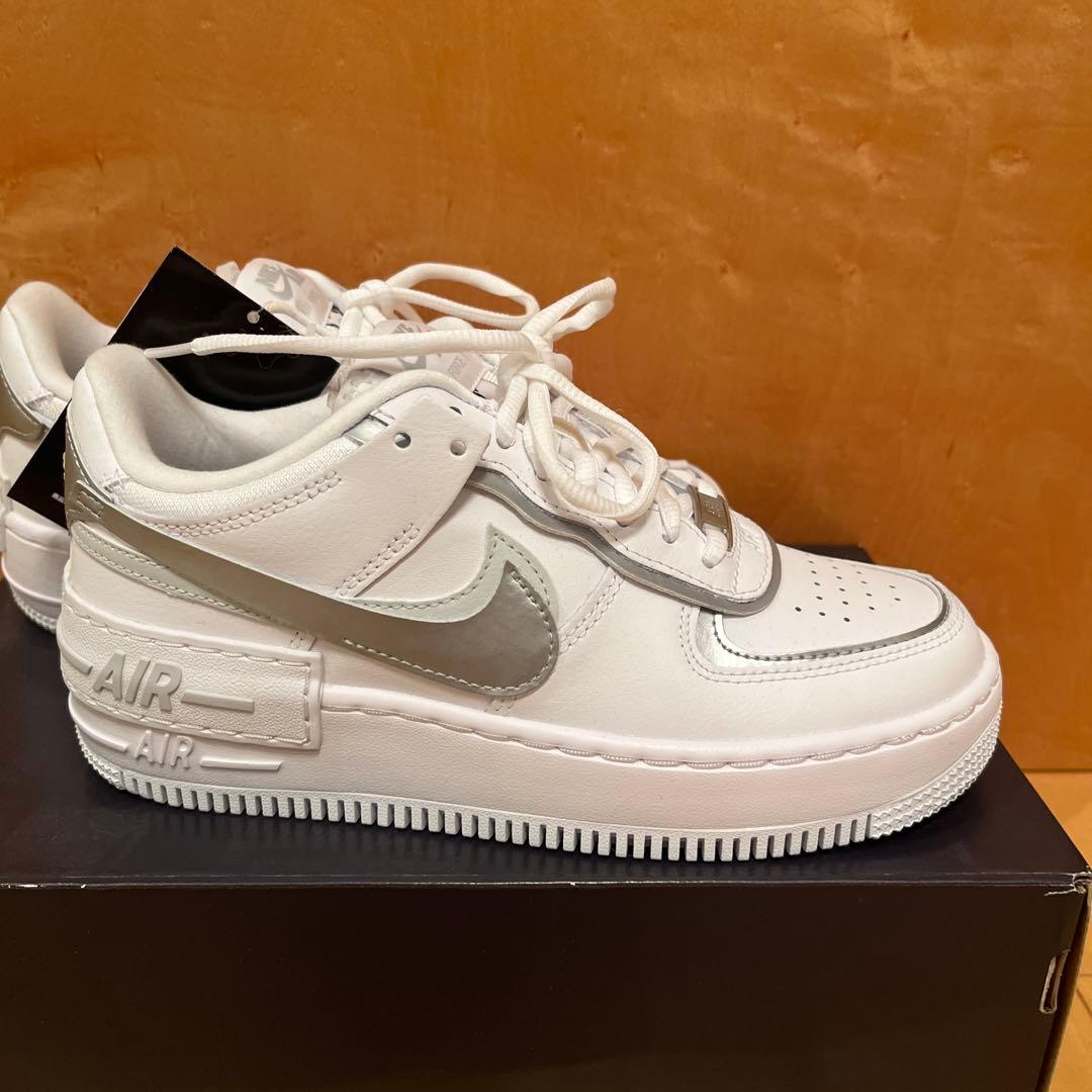 ★ナイキ エアフォース1 ホワイト シルバー 23.5cm