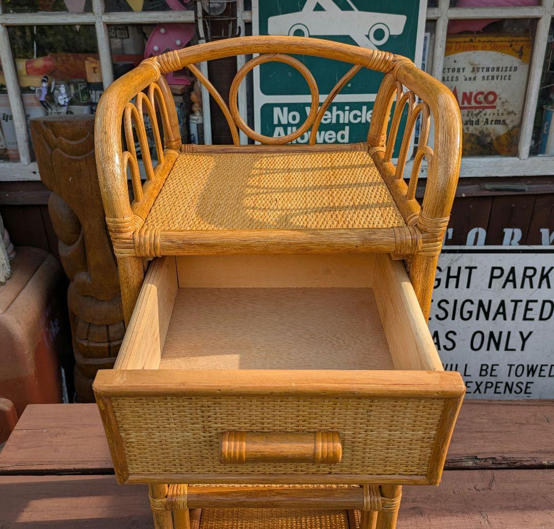 オールドラタンシェルフ 飾り棚 籐 ラタン製 3段シェルフ 引き出し付き　家具