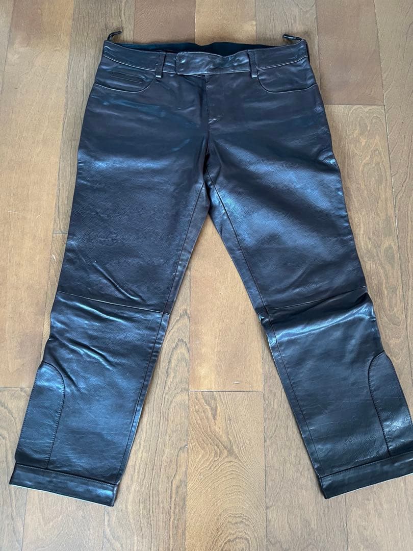 PRADA レザーパンツ