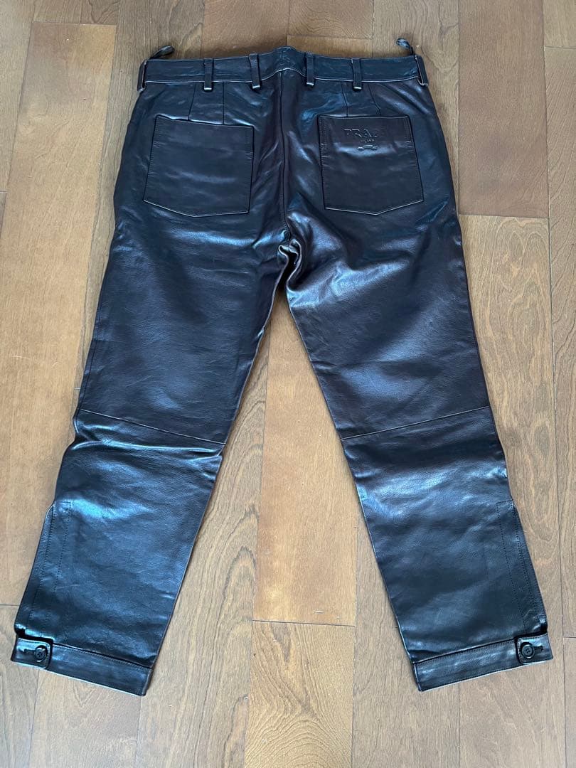 PRADA レザーパンツ