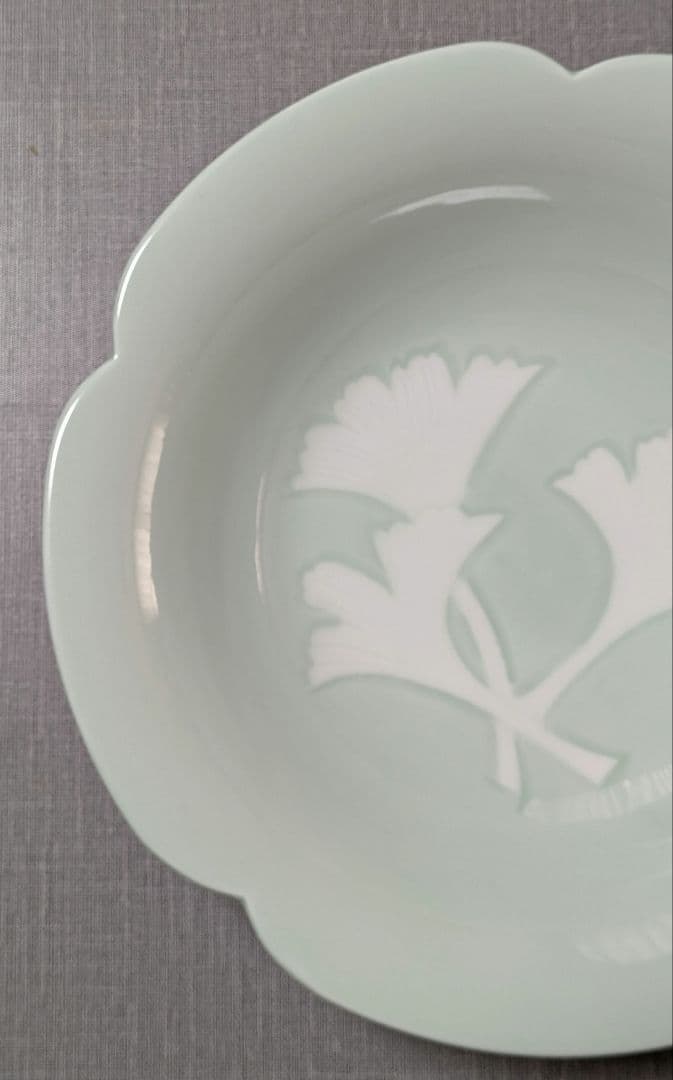 人間国宝　井上萬二窯　青白磁公孫樹文 　菓子鉢