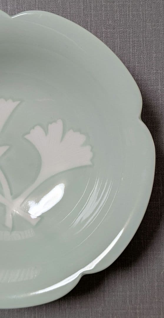 人間国宝　井上萬二窯　青白磁公孫樹文 　菓子鉢