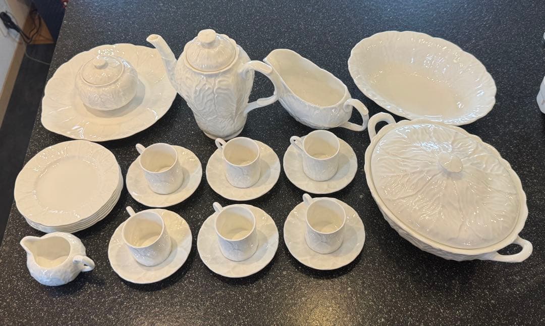  ウェッジウッドのホワイト陶器セット