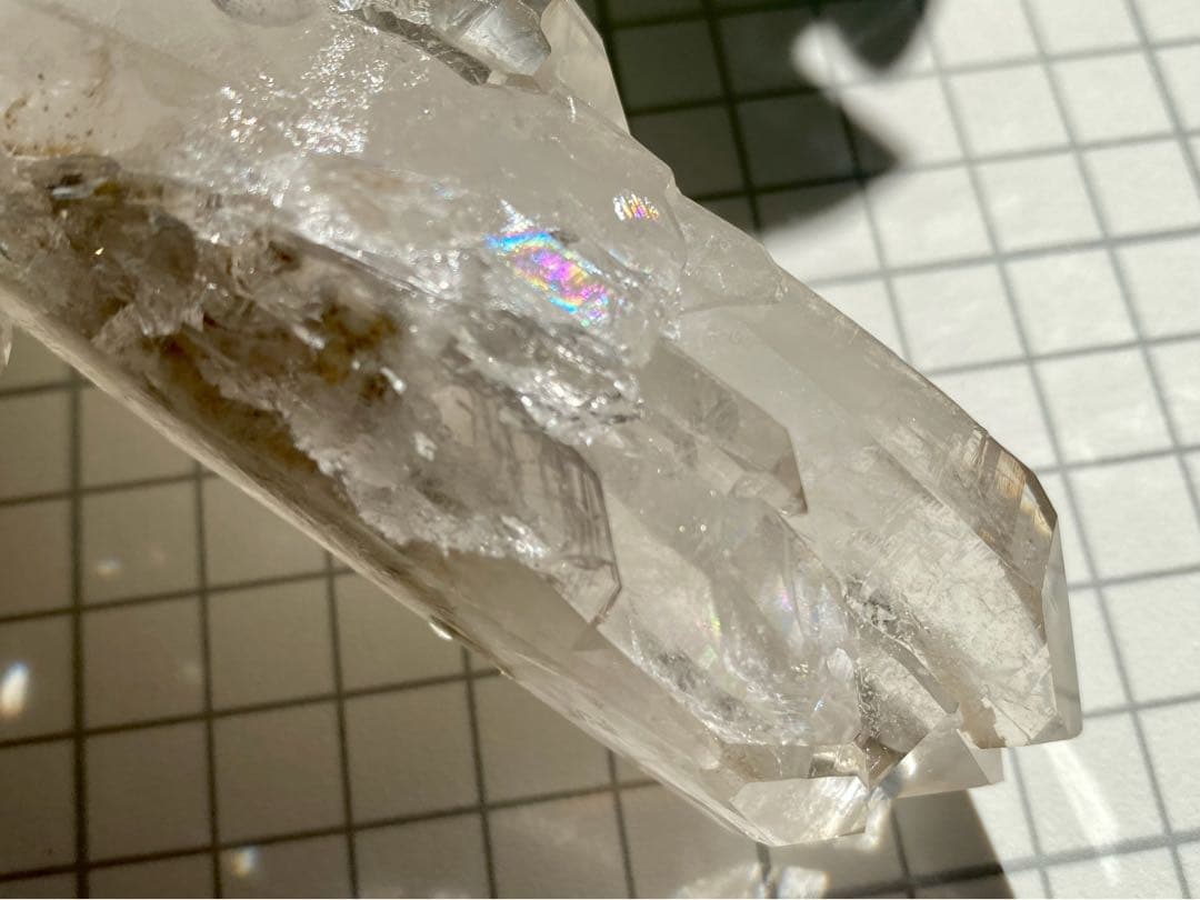 ゼッカ•デ•ソウザ産　カテドラル　バーナクル　天然石　水晶クラスター　虹入り