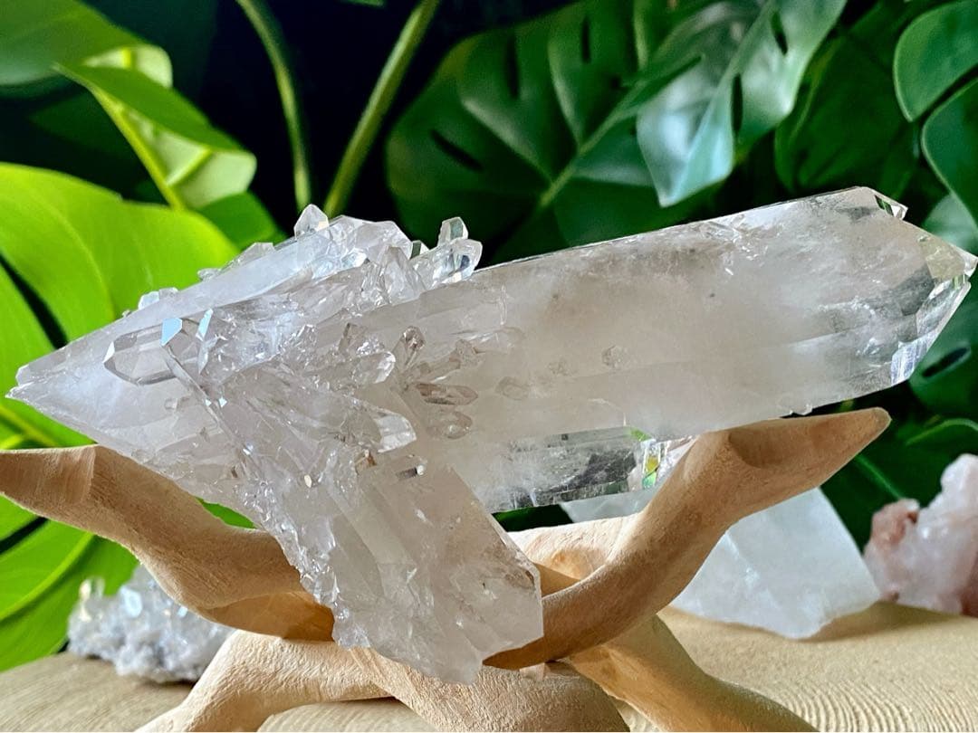 ゼッカ•デ•ソウザ産　カテドラル　バーナクル　天然石　水晶クラスター　虹入り