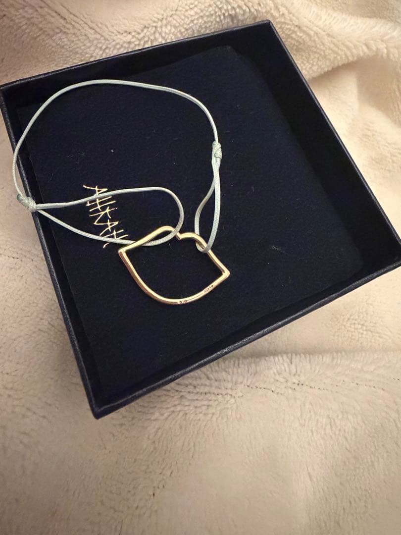 アーカーリップモチーフ ブレスレット 伊勢丹限定