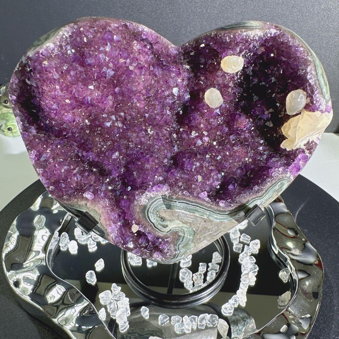 天然石カルサイト共生アメジストのハート　置物　F.83