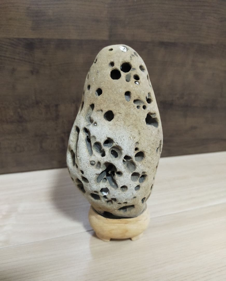 鑑賞石　台座付き