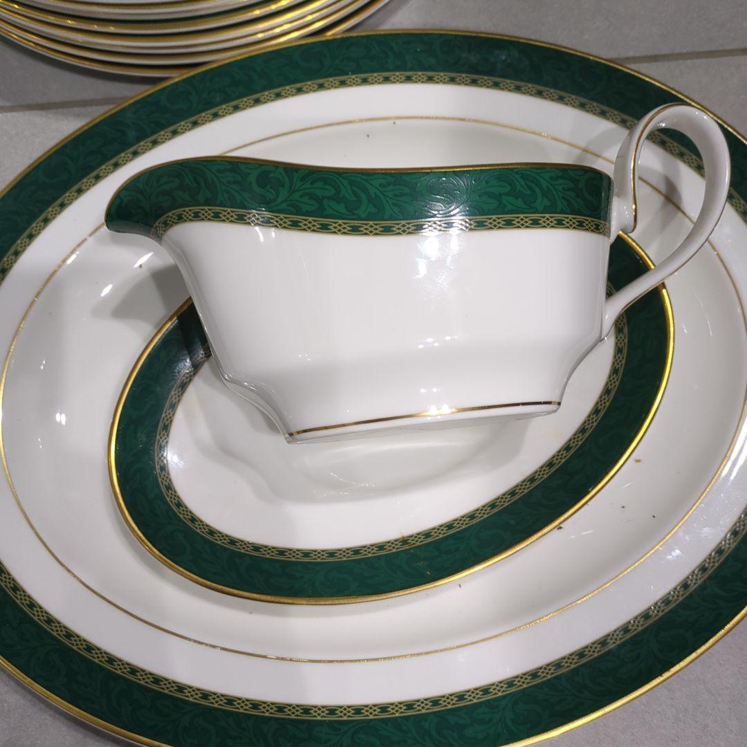 英国製　ディナーセット大皿10枚、グレービーボート　オーバルプラッター1枚