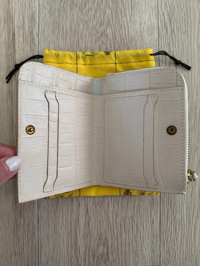 新品未使用♡Felisi ホワイトレザー 二つ折り財布