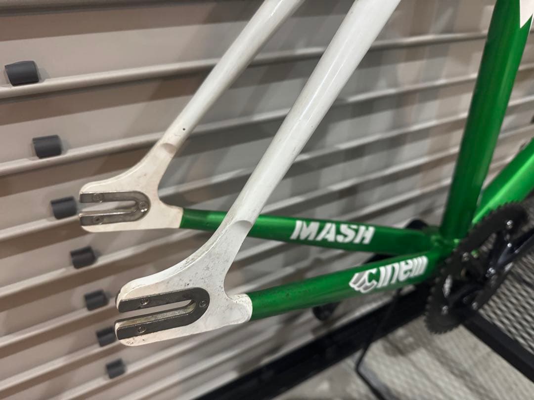 ピスト　チネリマッシュ　フレーム、クランクセット