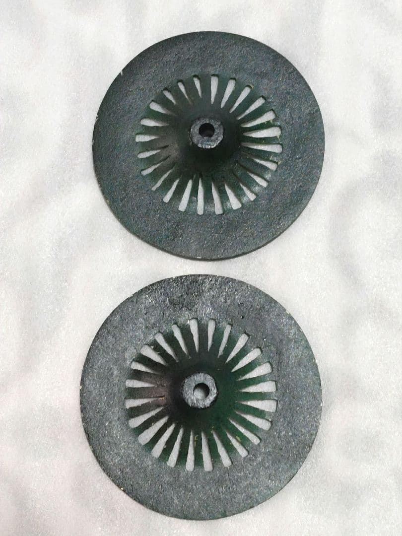 特製美術床置　金属工芸　御所車　花器　花生　花びん　花入　菊模様　置物飾り