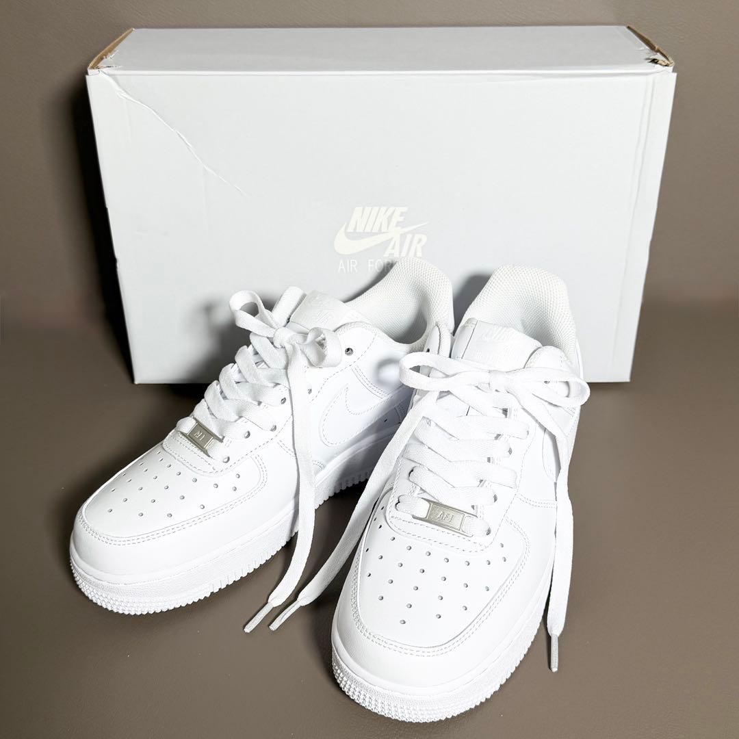 【極美品✨ナイキ】23cm/スニーカー/白/エアフォース1/カジュアル